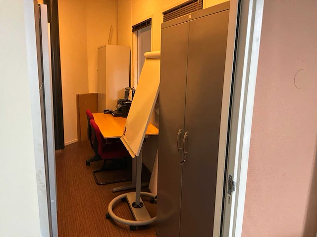 Kantoorinventaris - afbeelding 1 van  13
