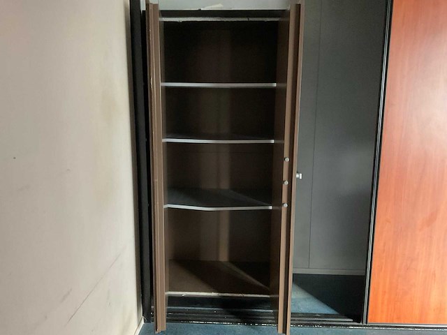 Kantoorinventaris - afbeelding 15 van  24