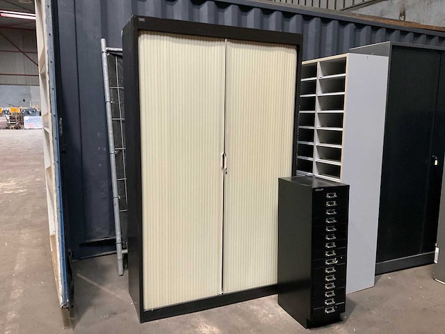 Kantoorinventaris - afbeelding 19 van  24