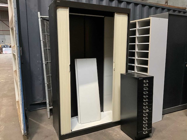 Kantoorinventaris - afbeelding 20 van  24