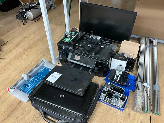 Kantoorinventaris - afbeelding 1 van  5