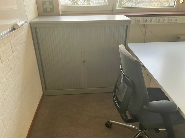 Kantoorinventaris - afbeelding 3 van  5