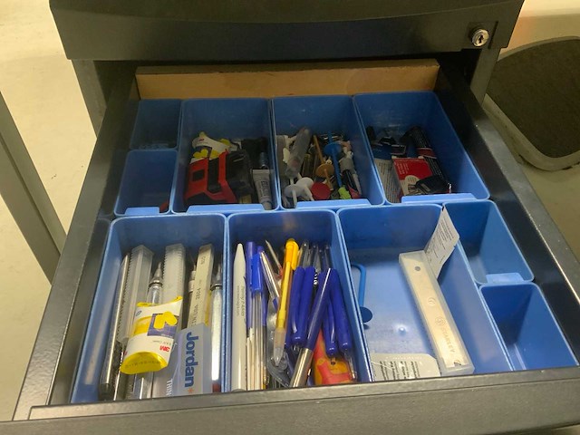 Kantoorinventaris - afbeelding 11 van  29