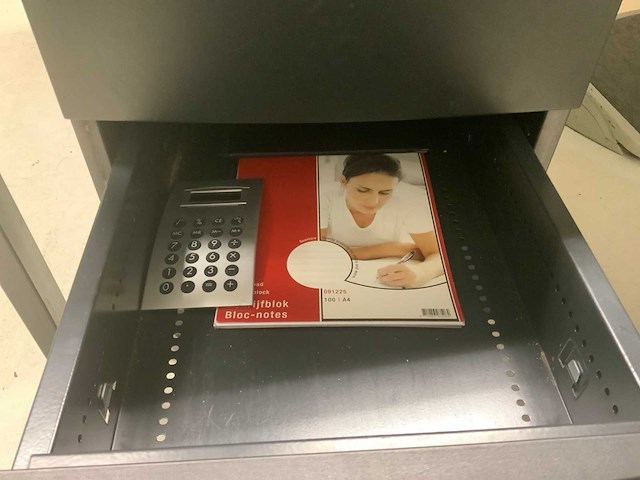 Kantoorinventaris - afbeelding 13 van  29