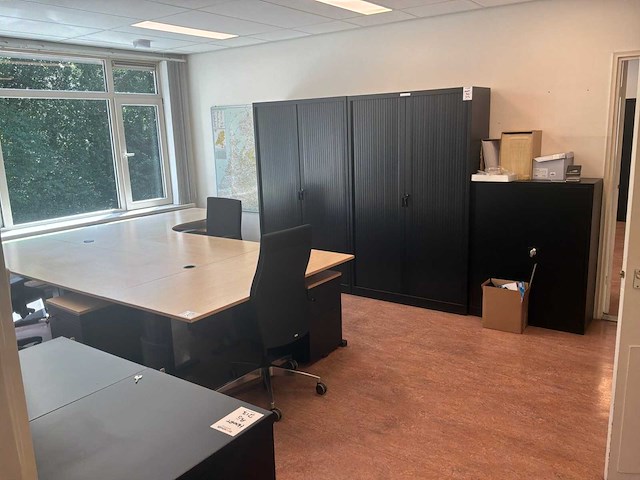 Kantoorinventaris - afbeelding 1 van  17