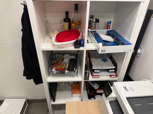 Kantoorkast met inhoud - afbeelding 2 van  4