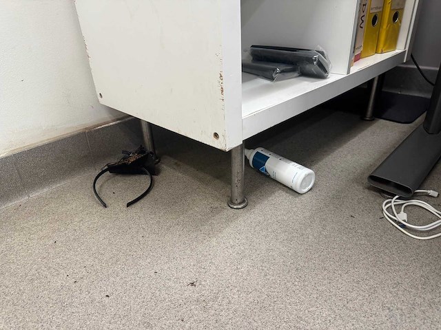 Kantoorkast met inhoud - afbeelding 4 van  4