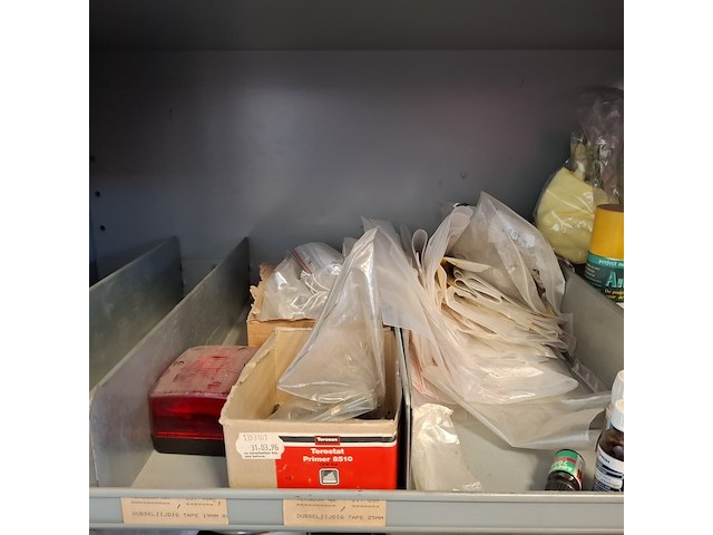 Kantoorkast met inhoud - afbeelding 4 van  15