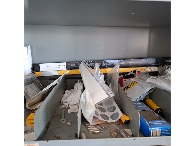 Kantoorkast met inhoud - afbeelding 13 van  15