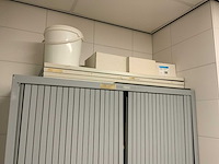 Kantoorkast met partij laboratorium accessoires - afbeelding 3 van  8