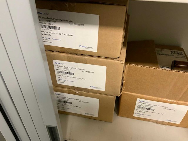 Kantoorkast met partij laboratorium accessoires - afbeelding 6 van  8
