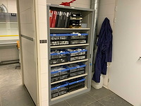 Kantoorkast met partij laboratorium potten - afbeelding 2 van  11