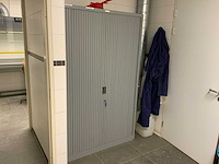 Kantoorkast met partij laboratorium potten - afbeelding 3 van  11