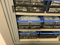 Kantoorkast met partij laboratorium potten - afbeelding 11 van  11