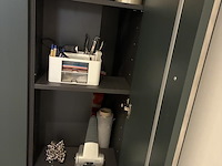 Kantoormaterialen in kasten w.o. schijfgerei, rekenmachines, brievenbakjes, etc. - afbeelding 5 van  5