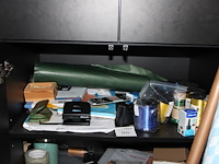 Kantoormaterialen w.o. perforatoren, linten, stickers en tape. - afbeelding 2 van  4