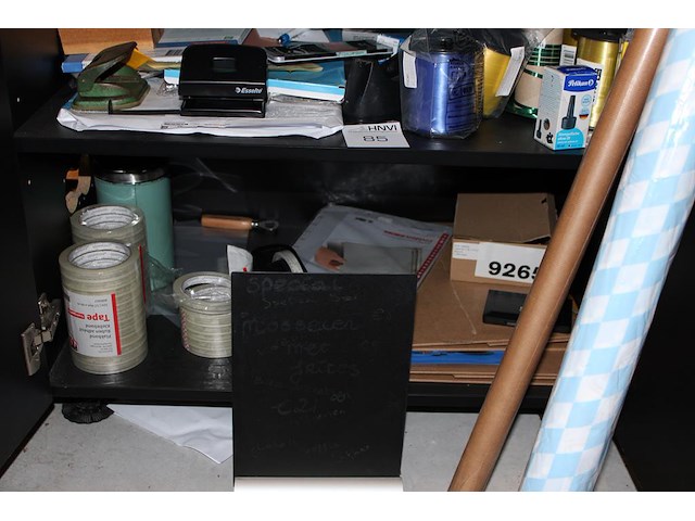 Kantoormaterialen w.o. perforatoren, linten, stickers en tape. - afbeelding 3 van  4