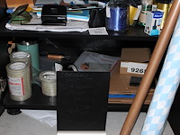 Kantoormaterialen w.o. perforatoren, linten, stickers en tape. - afbeelding 3 van  4