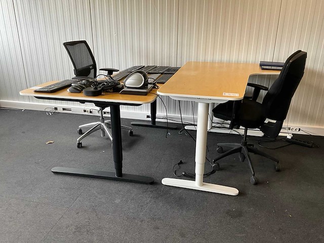 Kantoormeubilair en inventaris - afbeelding 3 van  7