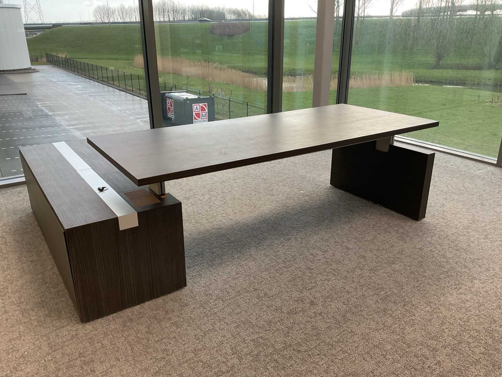 Kantoormeubilair, magazijninventaris en bedrijfsinrichting aangekocht uit faillissement top logistics