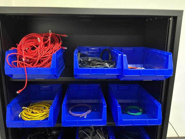 Kantoormeubilair, opbergrekken en it-accessoires - afbeelding 1 van  4