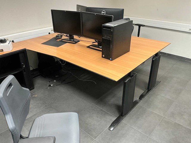 Kantoormeubilair uit kantoor - afbeelding 2 van  14