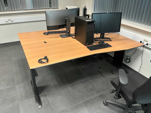 Kantoormeubilair uit kantoor - afbeelding 14 van  14