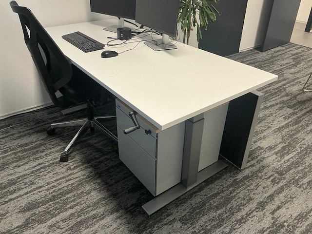 Kantoormeubilair - afbeelding 13 van  14