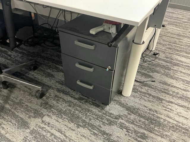 Kantoormeubilair - afbeelding 6 van  14
