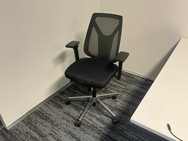 Kantoormeubilair - afbeelding 2 van  17