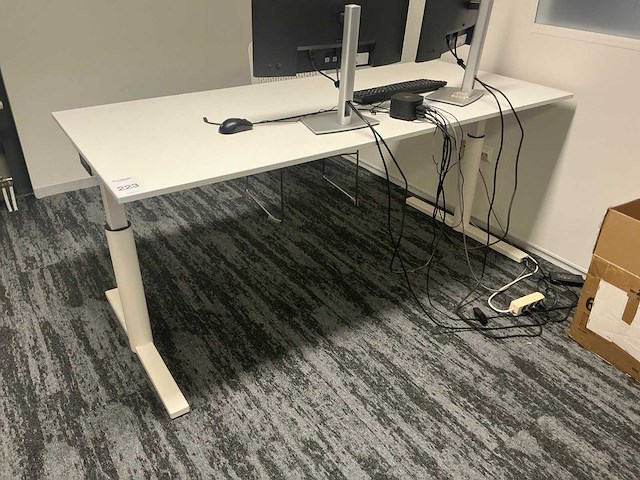 Kantoormeubilair - afbeelding 8 van  17