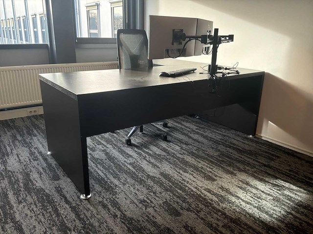 Kantoormeubilair - afbeelding 1 van  7