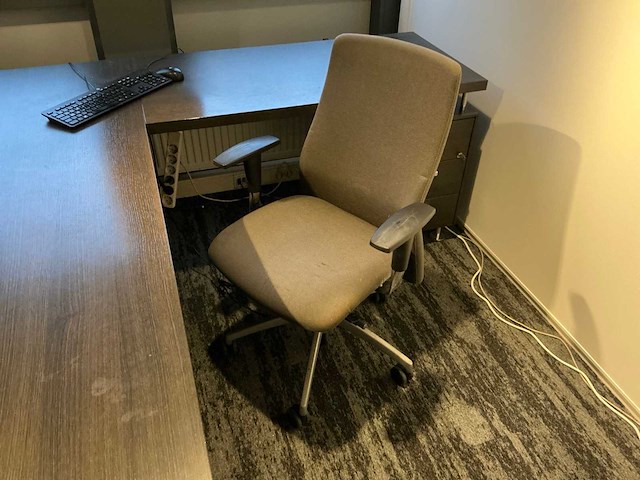 Kantoormeubilair - afbeelding 2 van  12