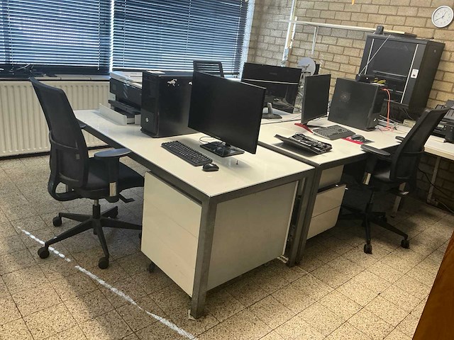 Kantoormeubilair - afbeelding 1 van  5