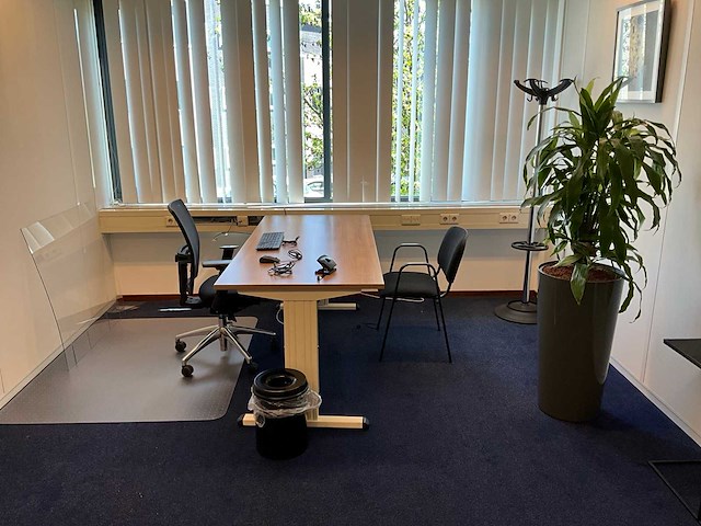 Kantoormeubilair - afbeelding 1 van  8