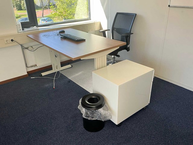 Kantoormeubilair - afbeelding 1 van  6
