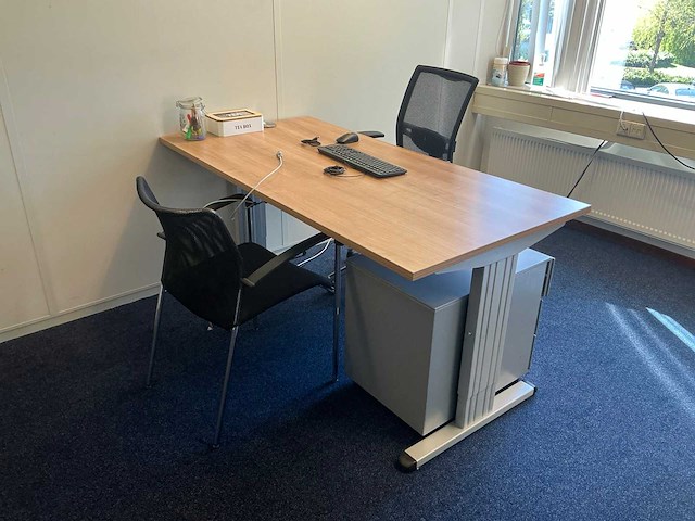 Kantoormeubilair - afbeelding 1 van  5
