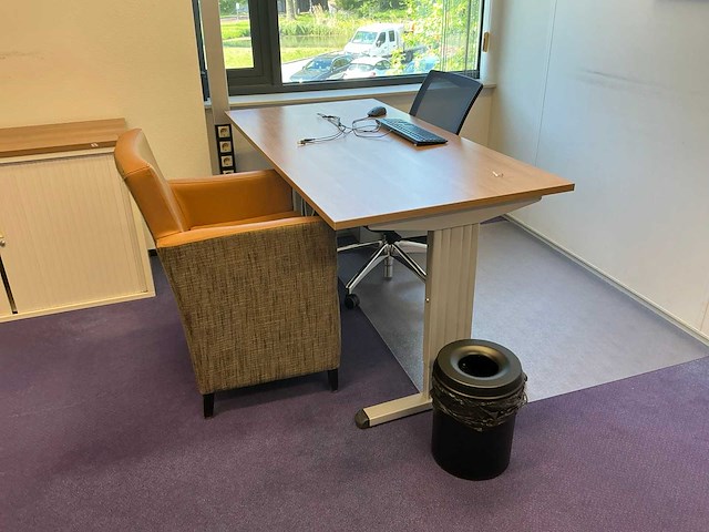 Kantoormeubilair - afbeelding 1 van  4