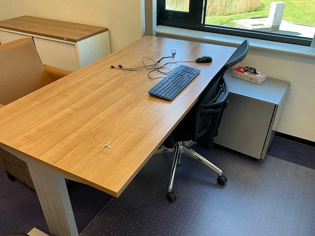 Kantoormeubilair - afbeelding 4 van  4