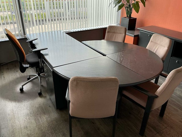 Kantoormeubilair - afbeelding 1 van  1