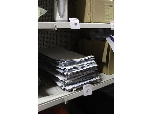 Kantoorpapier in wit en blauw met micro helmet screen - afbeelding 2 van  2