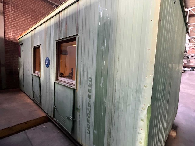 Kantoorunit 20ft v.v. 1 loopdeur, 5 ramen, schakelkast - afbeelding 1 van  6