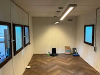 Kantoorunit 20ft v.v. 1 loopdeur, 5 ramen, schakelkast - afbeelding 3 van  6