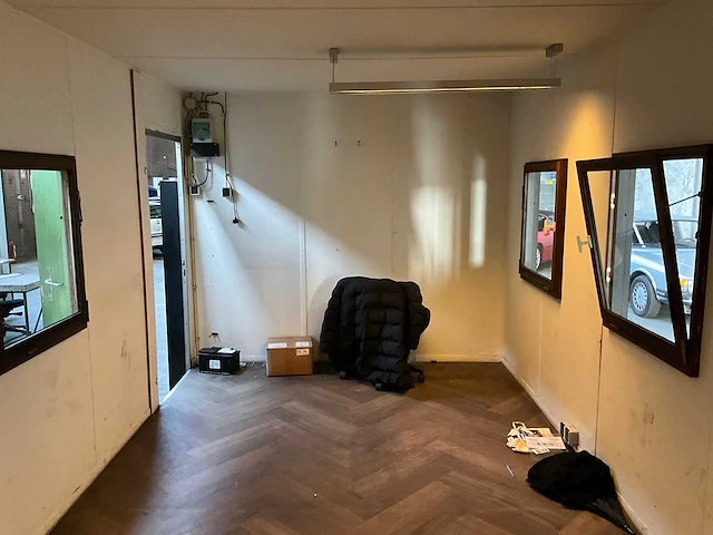 Kantoorunit 20ft v.v. aircounit, 1 loopdeur, 5 ramen, schakelkast - afbeelding 5 van  7