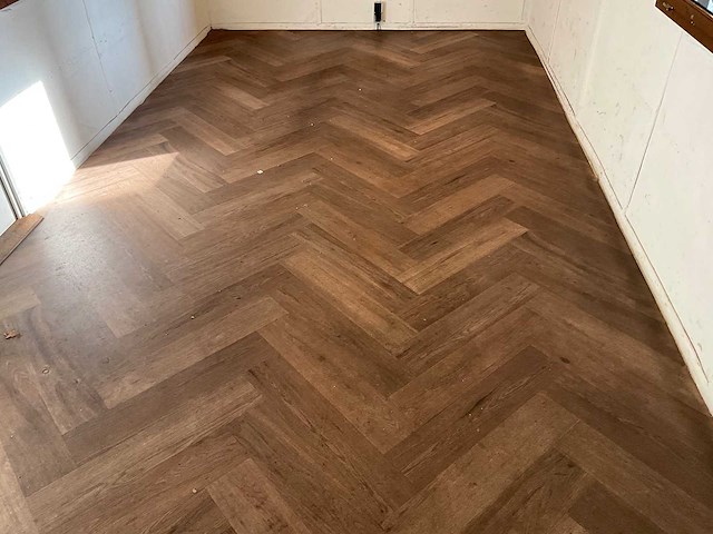 Kantoorunit 20ft v.v. aircounit, 2 loopdeuren, 5 ramen, schakelkast - afbeelding 7 van  7