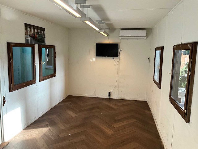 Kantoorunit 20ft v.v. aircounit, 2 loopdeuren, 5 ramen, schakelkast - afbeelding 5 van  7