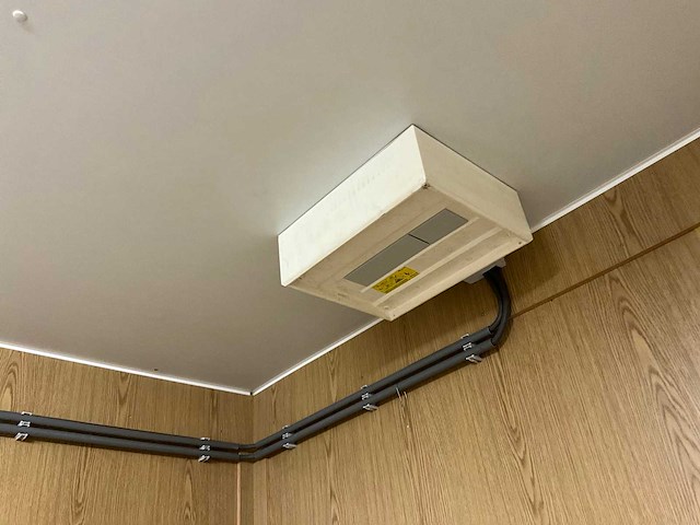 Kantoorunit 20ft. v.v. ramen + rolluik - afbeelding 8 van  8