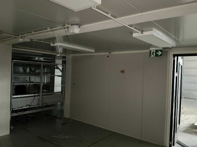 Kantoorunit ca 108m2 uit 8 20ft containers - afbeelding 17 van  33