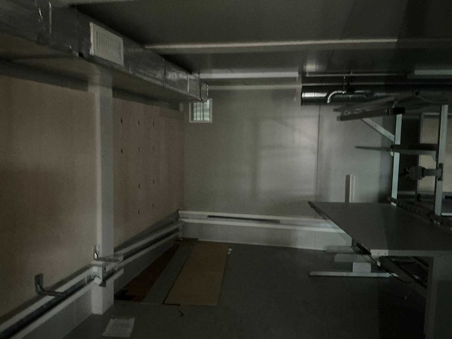 Kantoorunit ca 108m2 uit 8 20ft containers - afbeelding 18 van  33