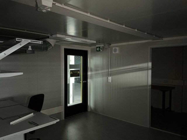Kantoorunit ca 108m2 uit 8 20ft containers - afbeelding 21 van  33